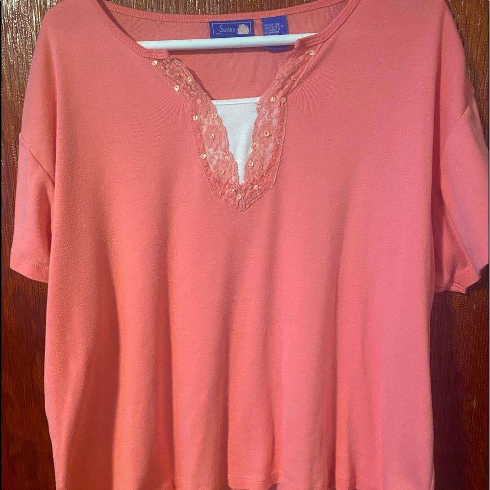 Beautiful shirt👚to dress up or down!